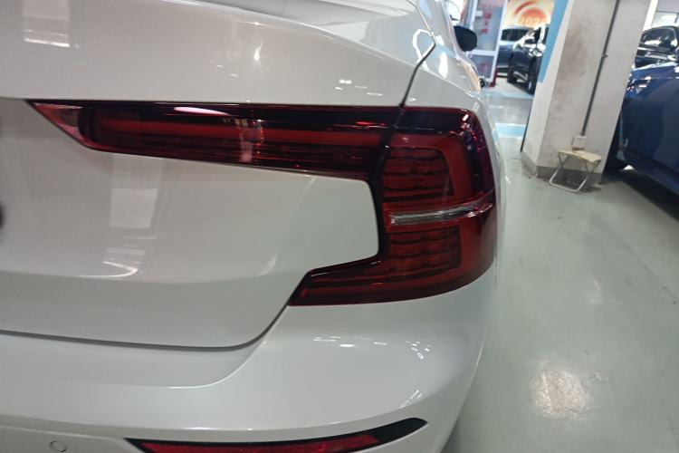 Used Volvo S60 2022 B4 Zhiyuan Luxury Edition