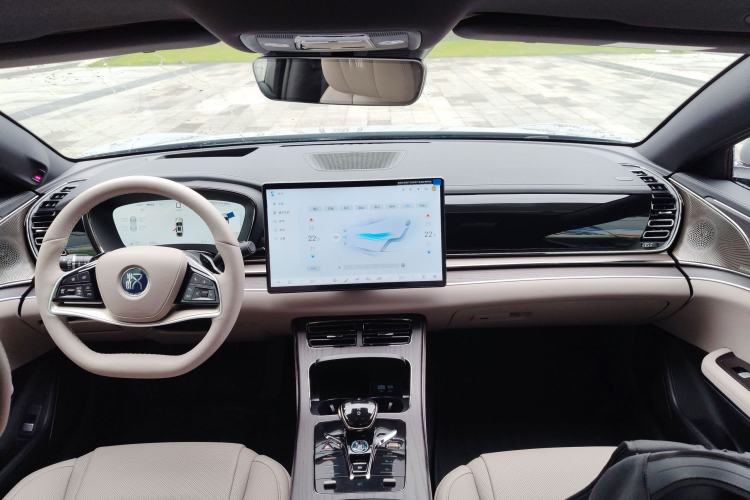 Used BYD Han 2025 EV with 701 km of Laser Radar-Enabled Intelligent Driving