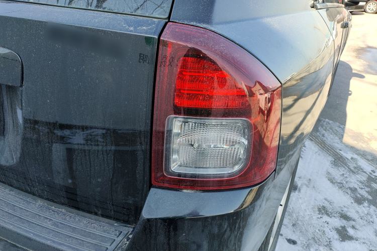 Used  Compass (Import) 2015 2.0L two-wheel drive sport version
