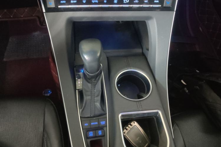 Used Toyota Avalon 2019 2.5L Touring Premium Version China VI Standard
