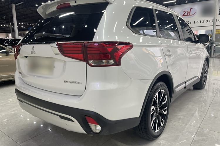 Used Mitsubishi Outlander 2020 2.0L Two-Wheel Drive Enjoyment Version 5 Seats