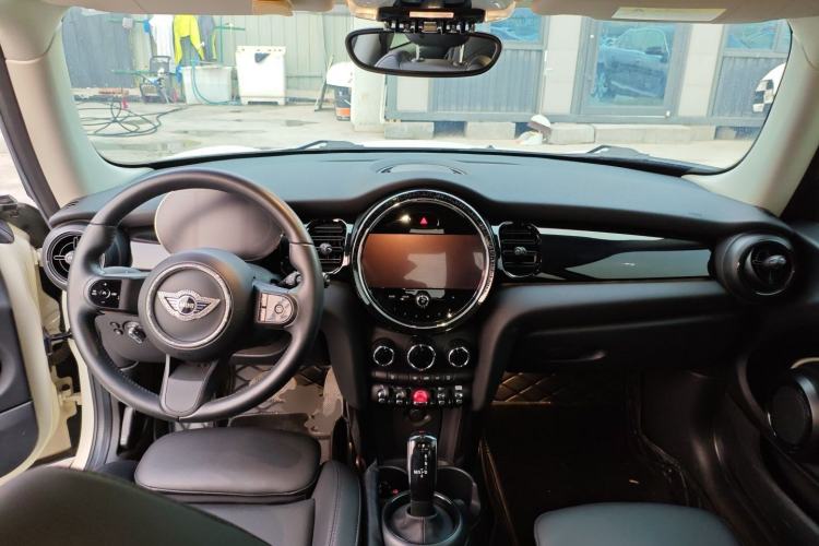 Used  MINI 2023 1.5T COOPER Artist