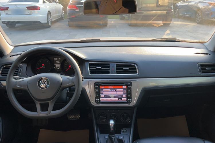 Used Volkswagen Gran Lavida 2015 1.6L Automatic Fashion Edition
