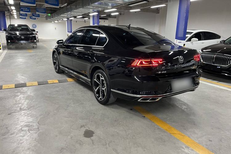 Used Volkswagen Magotan 2023 2 Million Units Limited Edition 280TSI DSG Leading Version
