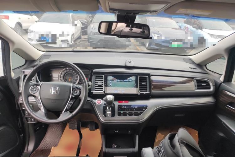 Used Honda Elysion 2016 2.4L Supreme Edition
