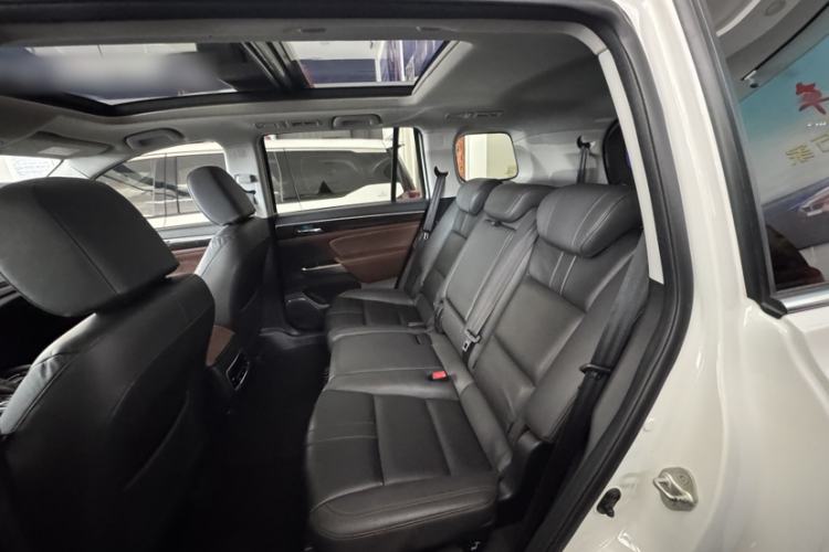 Used GAC Trumpchi GS8 2017 320T Two-Wheel Drive Luxury Smart Connectivity Version (7 Seats)