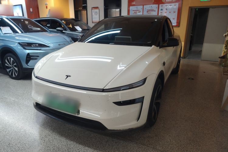 Used Tesla Model Y 2025 Rear-Wheel-Drive Version
