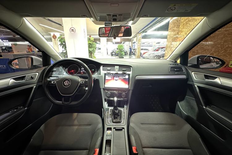 Used Volkswagen Golf 2018 230TSI Automatic Comfort Model
