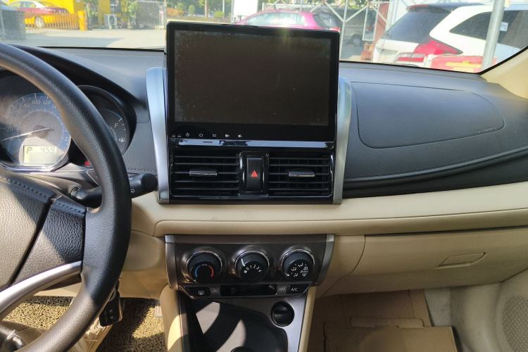 Used Toyota YARiS L 2015 1.5E Automatic Charm Edition