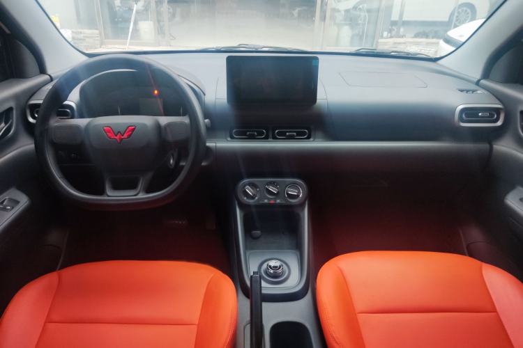 Used Wuling Hongguang New Energy 2024 All-Electric Model 300KM Standard Version
