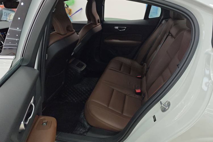 Used Volvo S60 2023 B4 Zhiyuan Luxury Edition
