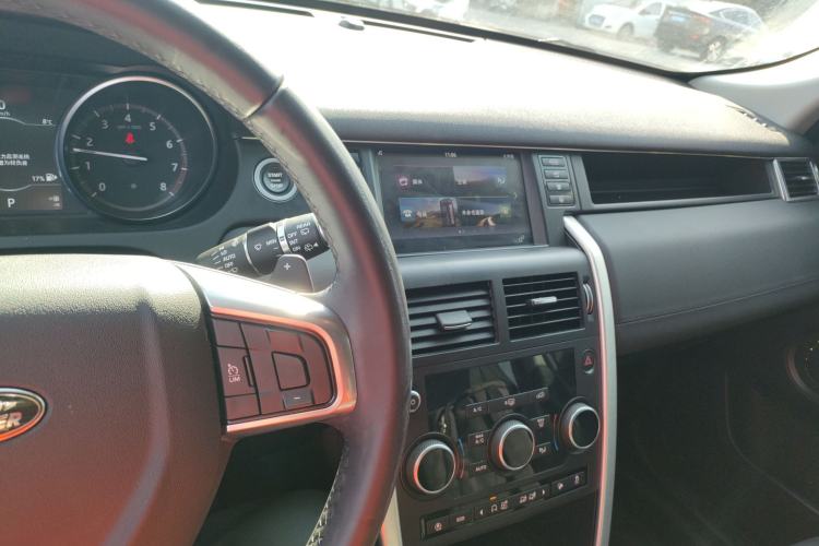 Used Land Rover Discovery Sport 2019 240 PS SE Version China VI Standard
