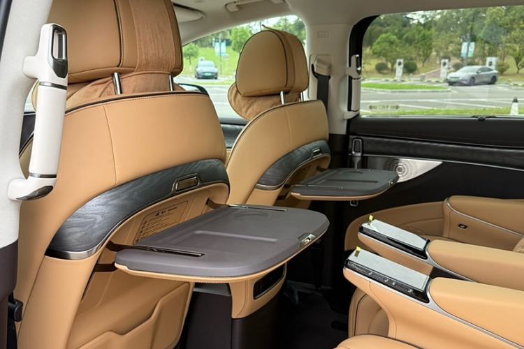 Used Denza D9 2024 EV 620 Premium Model
