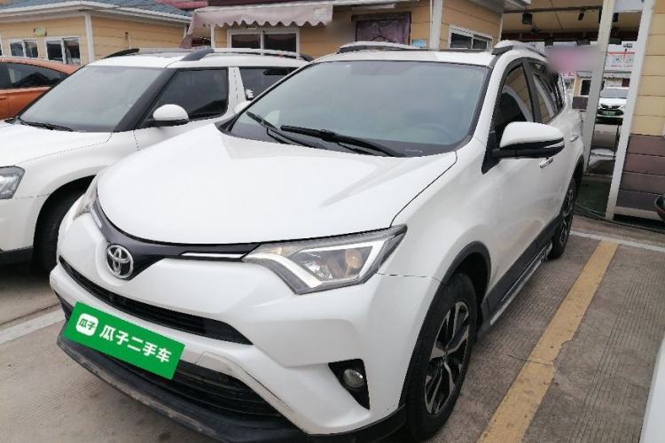 Used Toyota RAV4 2016 2.0L CVT Two-Wheel Drive Fashion Edition China V Standard