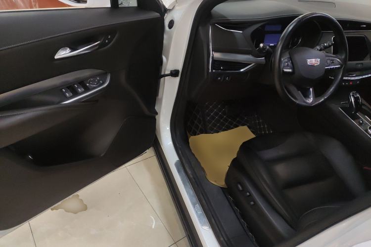 Used Cadillac XT4 2021 28T Two-Wheel Drive Leading Version
