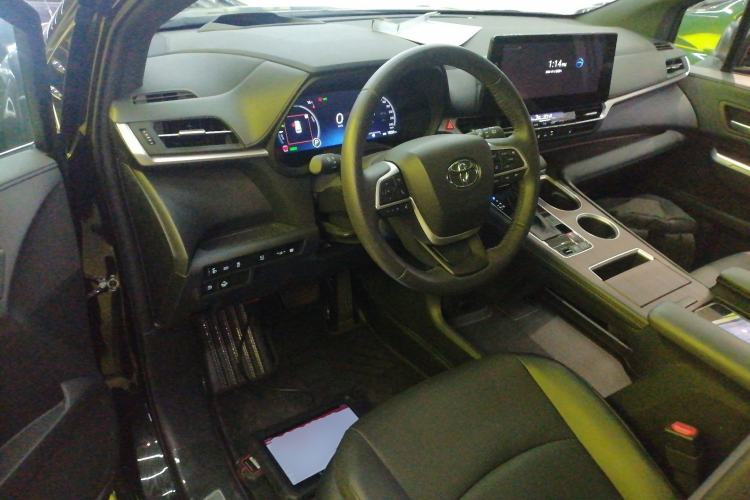 Used Toyota Granvia 2024 2.5L Hybrid Prestige PLUS Four-Wheel Drive Version
