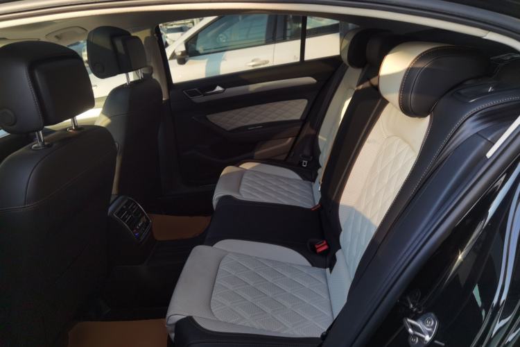 Used Volkswagen Magotan 2023 2 Million Units Commemorative Edition 330TSI DSG Luxury Version
