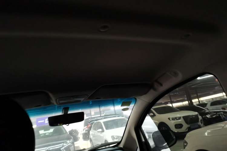 Used JMEV E200L 2016 E200 Standard Model
