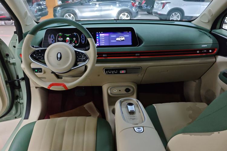 Used ORA Good Cat 2023 401 km Standard Range Luxury Version Lithium Iron Phosphate
