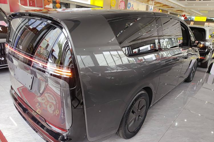 Used Li Auto MEGA 2024 Ultra Model
