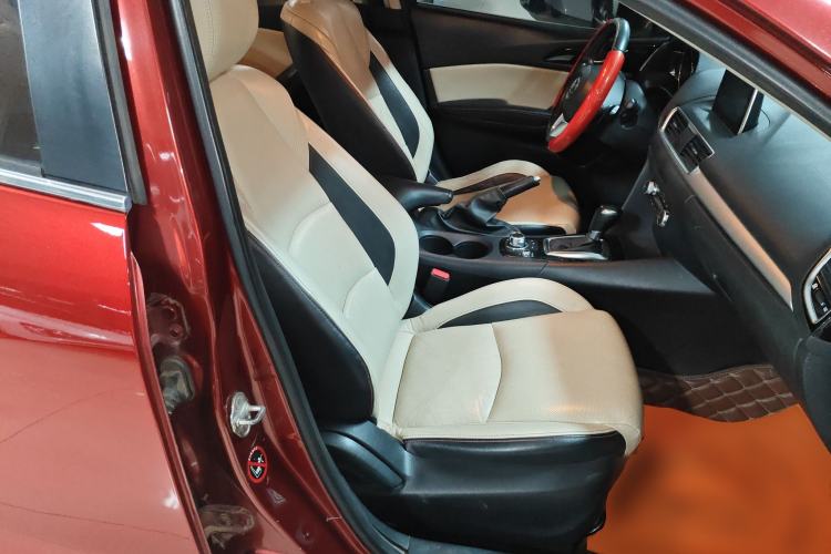 Used Mazda Mazda 3 Axela 2014 Sedan 2.0L Automatic Flagship Model
