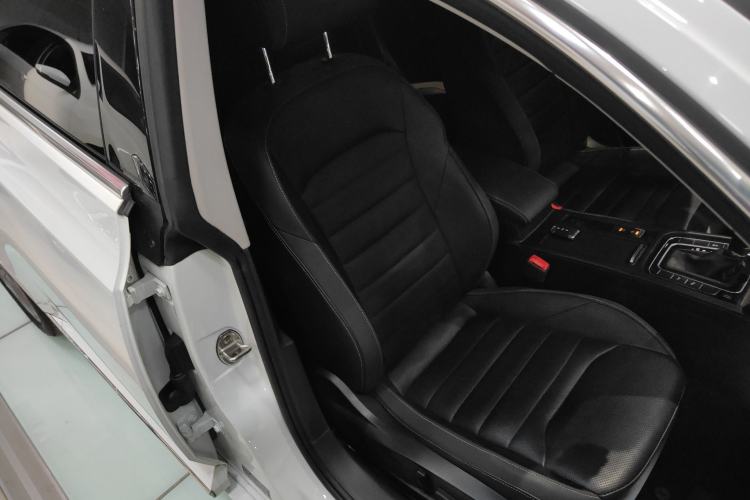 Used Volkswagen FAW-Volkswagen CC 2023 380TSI Striking Edition
