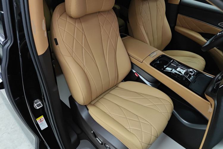 Used Denza D9 2025 DM-i Intelligent Drive 1020 Four-Wheel Drive Flagship Model