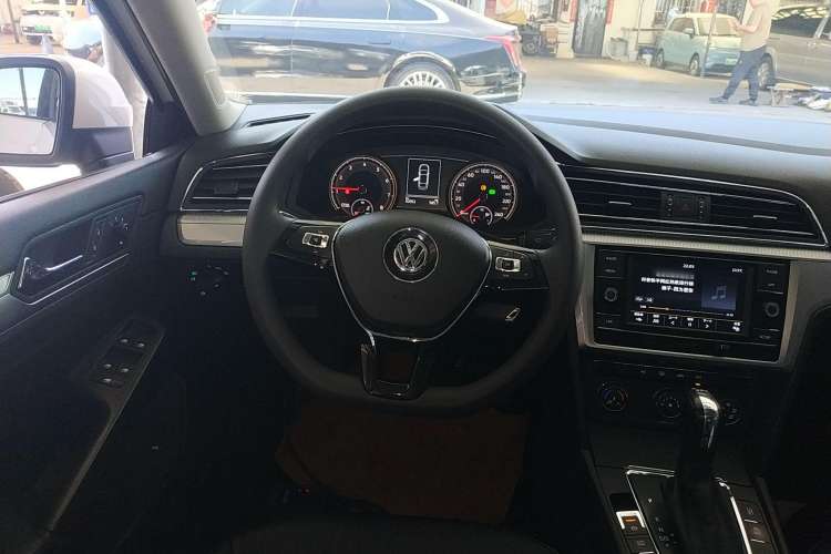 Used Volkswagen Lamando 2019 230TSI DSG Vision Edition China VI Standard
