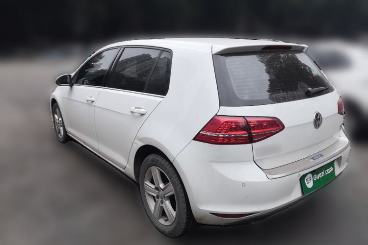 Used Volkswagen Golf 2016 230TSI Automatic Comfort Version
