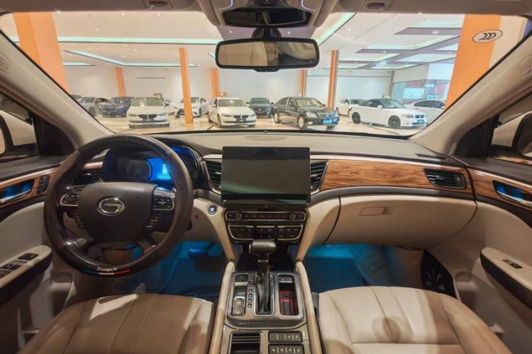 Used GAC Trumpchi GS8 2017 320T Two-Wheel Drive Luxury Smart Connectivity Version (7 Seats)
