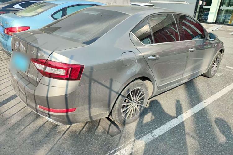 Used Skoda Octavia 2018 TSI230 DSG Luxury Enjoyment Edition
