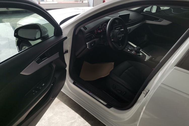 Used Audi A4L 2018 30th Anniversary Edition 40 TFSI Fashion Model