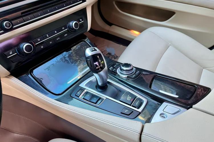 Used BMW 5 Series 2014 525Li Leading Model