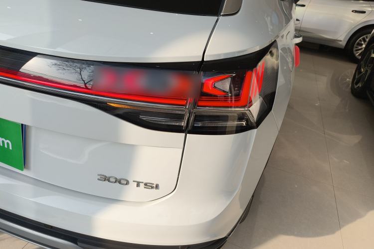 Used Volkswagen Tayron 2024 300TSI Two-Wheel-Drive Luxury Plus Advanced Version
