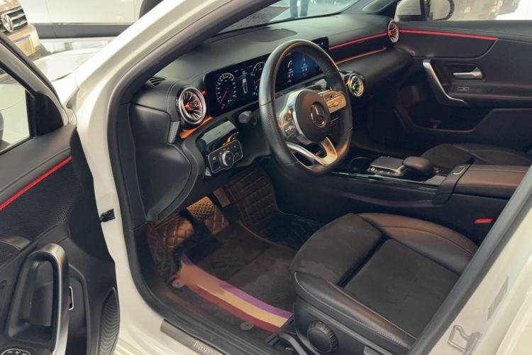 Used Mercedes-Benz A-Class 2022 Second Facelift A 200 L Sport Sedan Fashion Version
