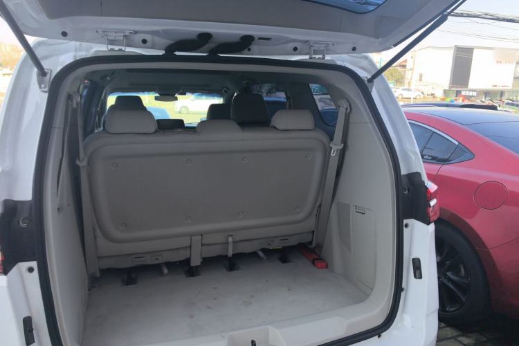 Used Buick GL8 2023 Land Executive Class Comfort Model