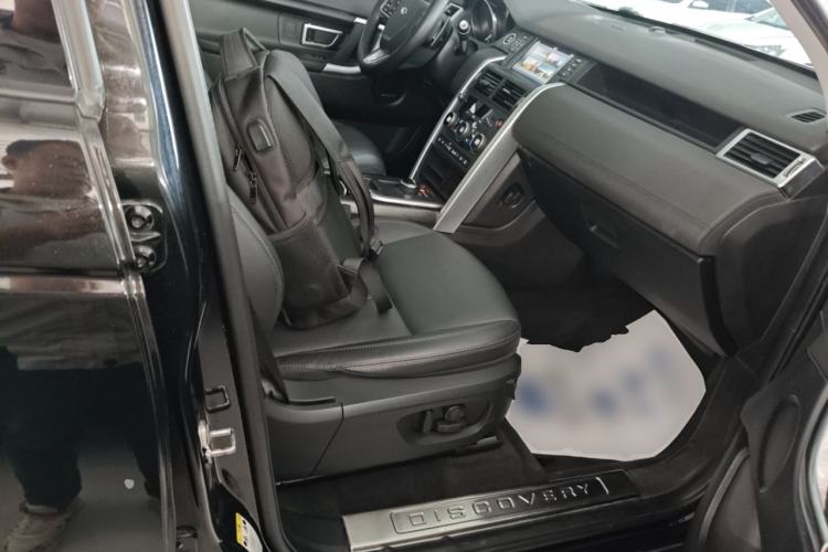 Used Land Rover Discovery Sport 2019 240 PS SE Version China VI Standard
