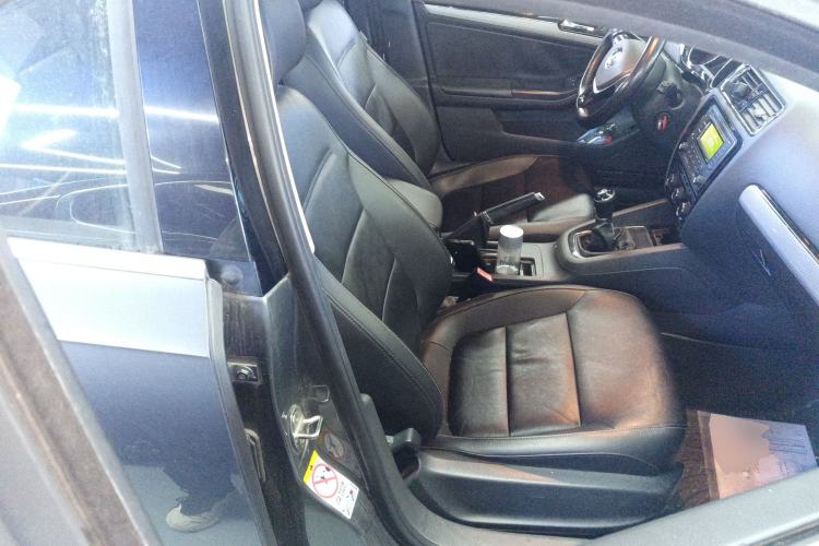 Used Volkswagen Sagitar 2015 1.6L Manual Comfort Model
