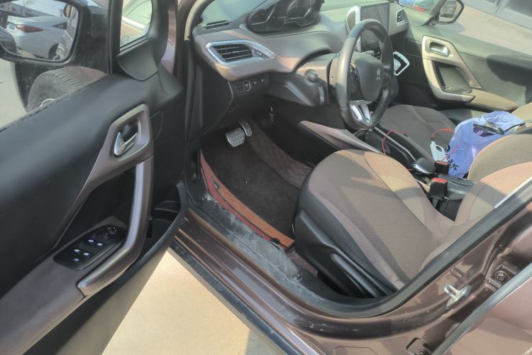 Used Peugeot 2008 2014 1.6L Automatic Navigation Edition
