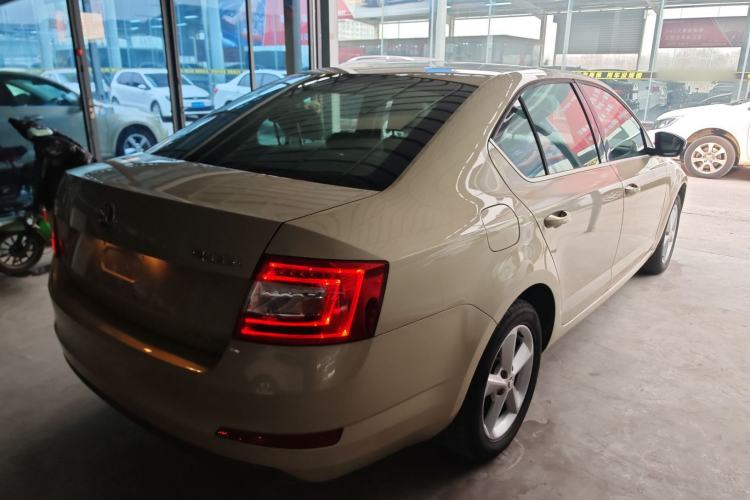 Used Skoda Octavia 2015 1.6L Manual Yijie Edition
