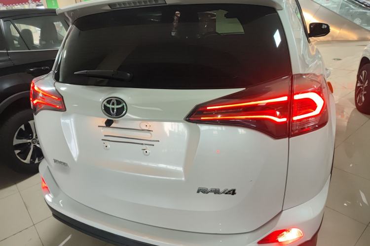 Used Toyota RAV4 2016 2.0L CVT Two-Wheel Drive Urban Edition China V Standard
