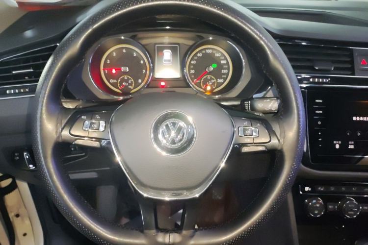 Used Volkswagen Tiguan L 2020 330TSI Automatic Two-Wheel Drive Smart Luxury Edition China VI Standard
