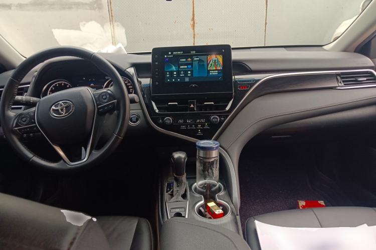 Used Toyota Camry 2021 2.0G Luxury Edition
