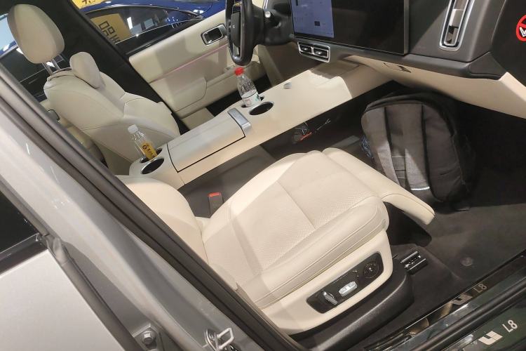 Used Li Auto L8 2023 Pro Model
