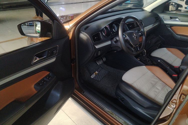 Used Volkswagen Cross Lavida 2017 230TSI DSG Luxury Edition