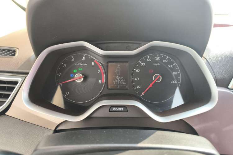 Used Baojun 310W 2017 1.5L Manual Comfort Version China VI Emission Standard
