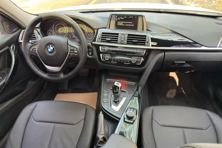 Used BMW 3 Series 2016 320Li Ambition Model

