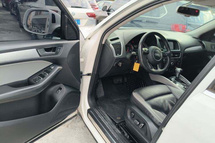 Used Audi Q5 2017 Plus 40 TFSI Technology Model
