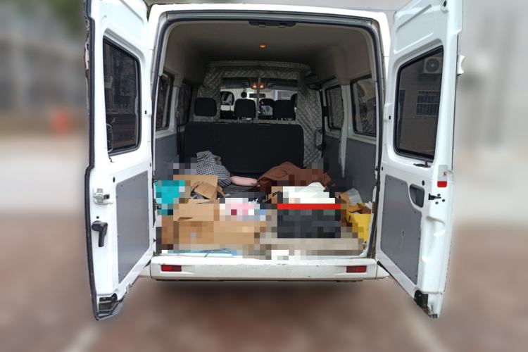 Used SAIC MAXUS Xintu V80 2023 2.0T AMT Classic Aoyuntong Short Wheelbase Mid-Roof 5/6-Seater