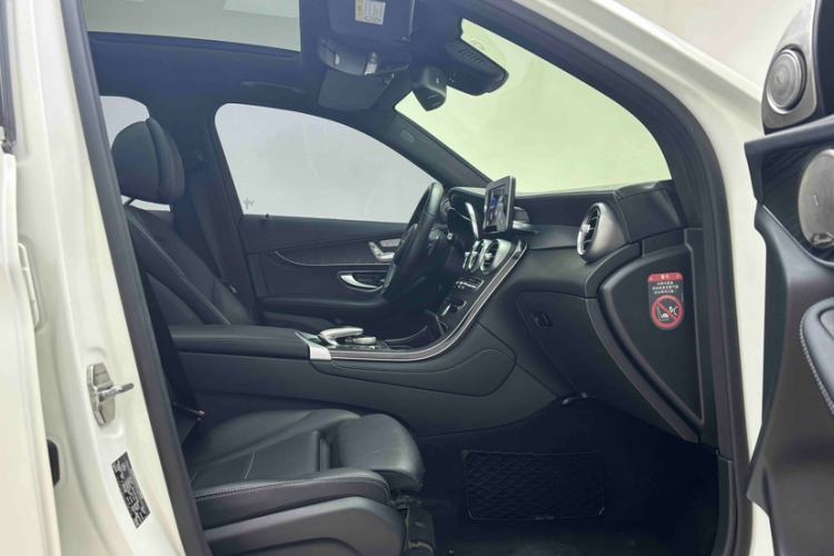 Used Mercedes-Benz GLC 2016 GLC 260 4MATIC Luxury Model